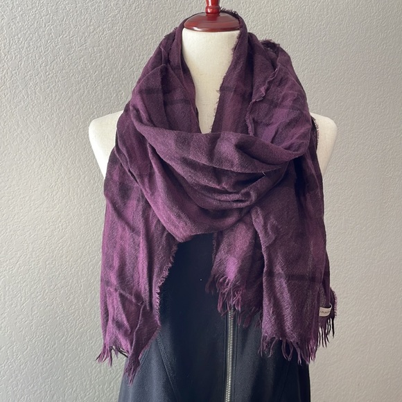 Burberry Nova Check Print Fringed Scarf - Picture 1 of 5